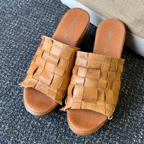 Antelope Open Toe Taupe Leather Wedge Clogs Sandals Size 40 or Size 9 - 9.5 - Picture 5 of 5